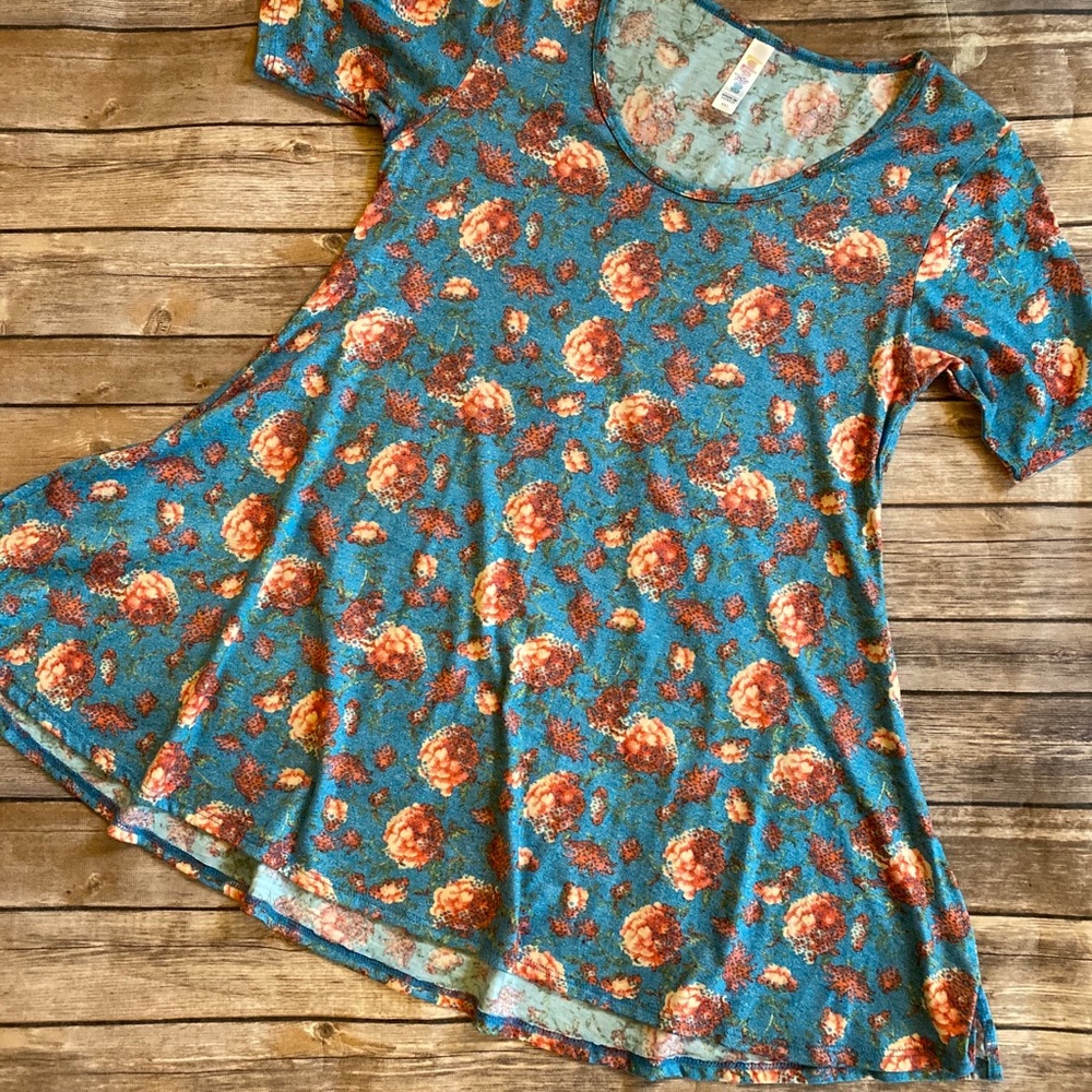 LuLaRoe Perfect T